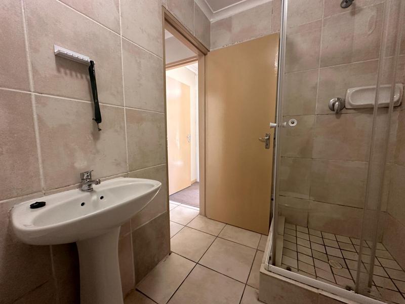 2 Bedroom Property for Sale in Gordons Bay Western Cape